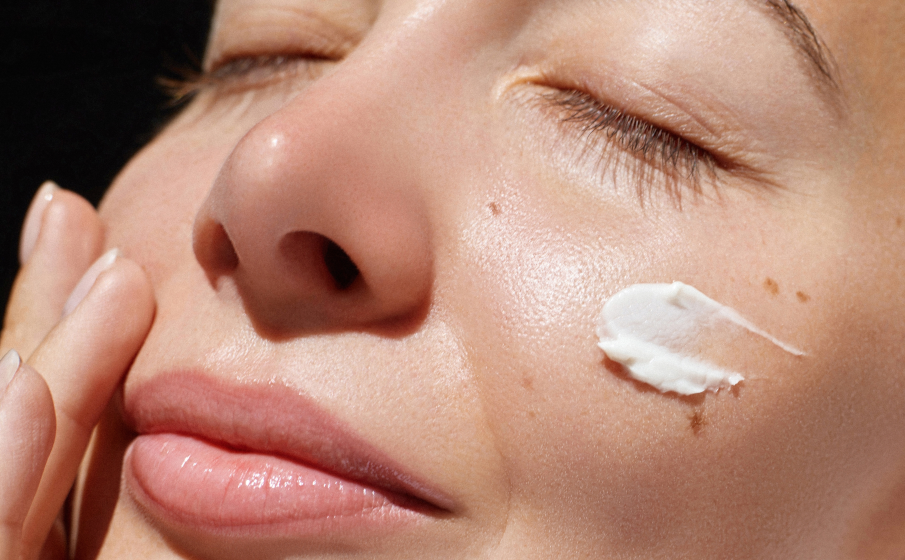 Jak dbać o skórę twarzy w domu